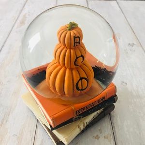 Halloween Pumpkin on Books Musical Waterglobe